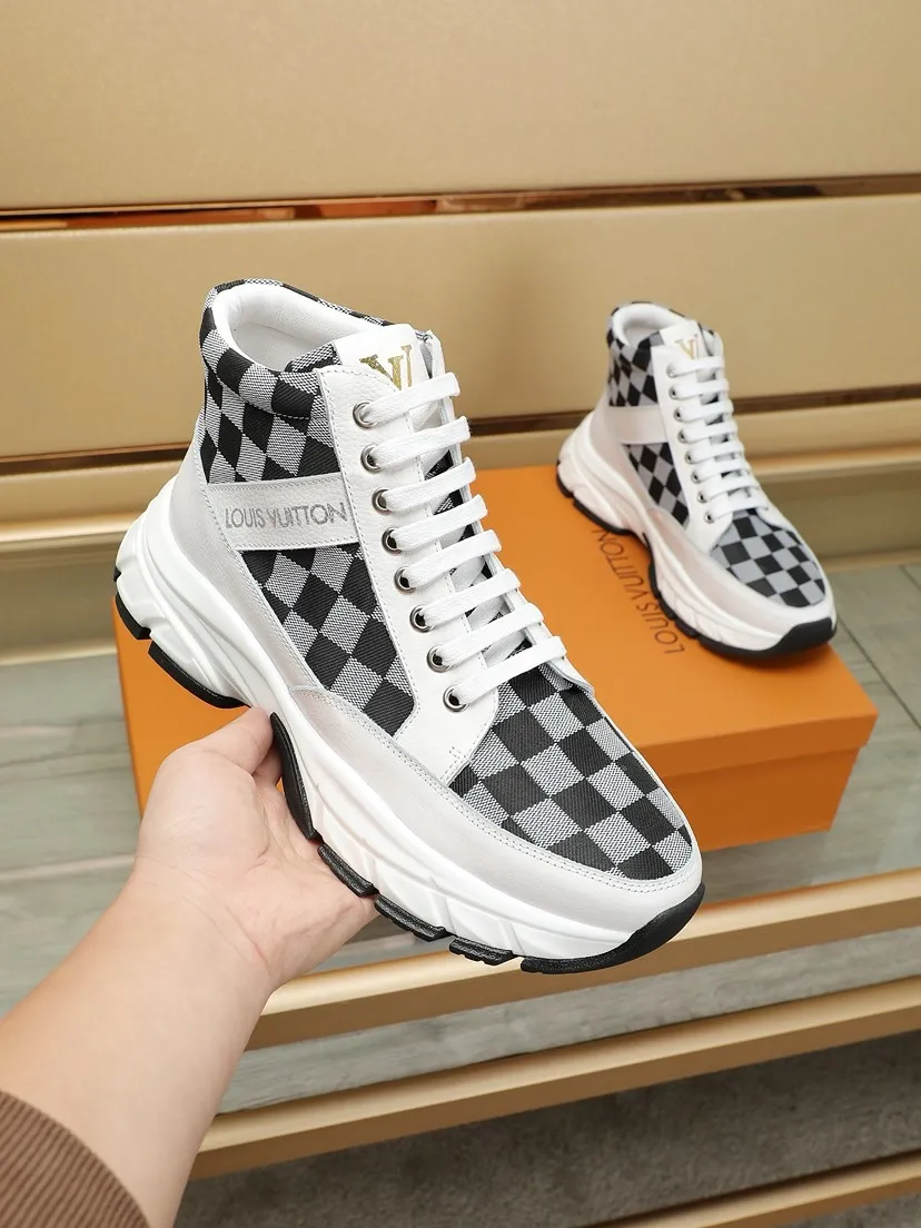 Factory P460 men's shoes 💰"LOUI* VUITTO*" popular men's casual shoes 💯Purchase-level quality, the upper is made of original materials with cowhide, the real thing is super shiny⚡️ Fashionable and versatile, the toe last shape is firm and full, the soles are LV original molds and can be put in and out at will. Light and comfortable on the foot ~ purely handmade, details determine the quality! Color: Two colors available. Size:38-44 (45 customized)